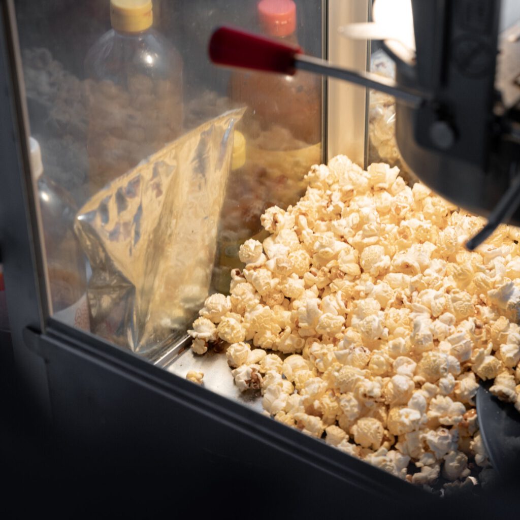 Leckeres Popcorn auf deinem Event mit Popcornmaschine und Personal